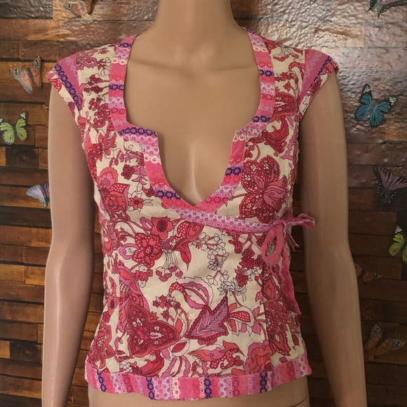 Tops - French Connection wrap top!👄